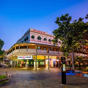 *** Hotel Hides Australia