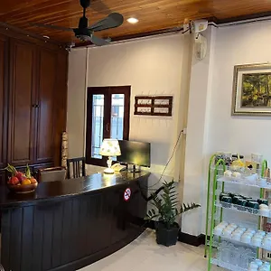 Jasmine Place House מלון